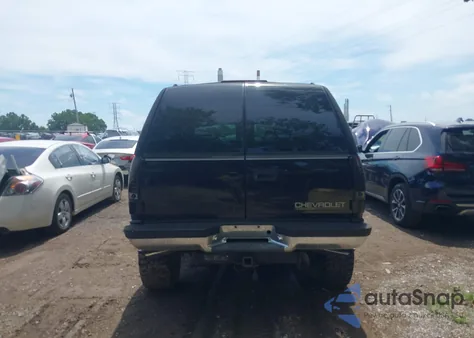 1997 Chevrolet Tahoe z USA, uszkodzony, nr VIN 3GNEC18R4VG123977